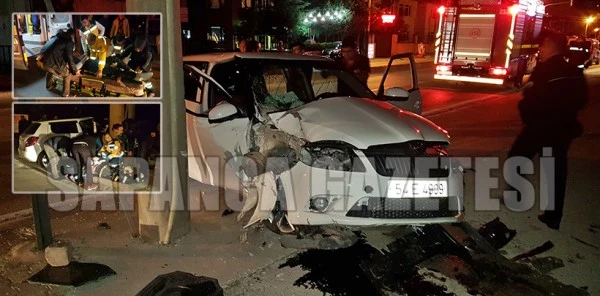 Karşı Şeride Geçip Direğe Çarptılar: 2 Yaralı