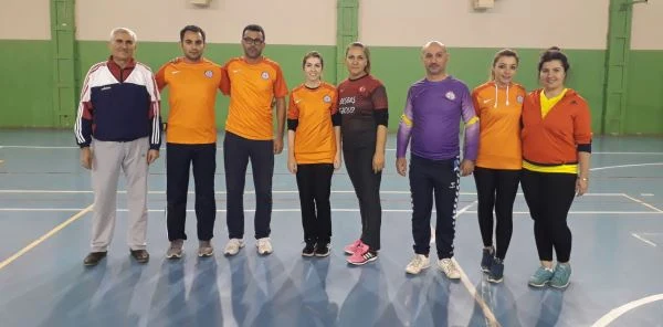 Öğretmenler Filede Kapışıyor