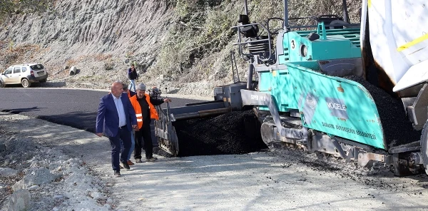 Sapanca İkramiye Mahallesi Grup Yolu Asfaltlanıyor