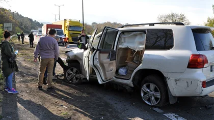 Sapanca'da Trafik Kazası: 3 Yaralı