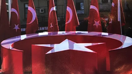 Türk Bayrağı Kaidesi Yapımına İş Adamından Destek