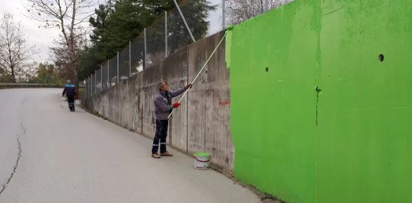 Sapanca'da Alt Geçitler Boyanıyor