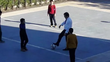Futbol Oynayan Çocukları Görünce…