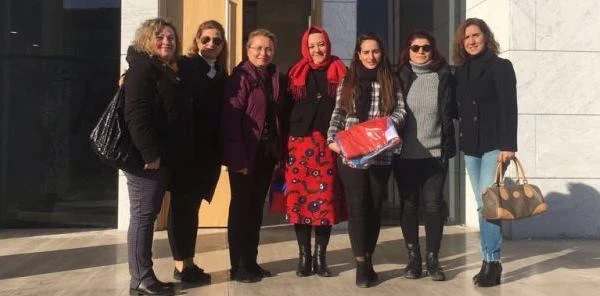 Türk Bayrağı ve Atatürk Portresi Hediye Etkinliği