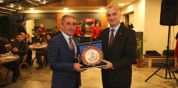 Adliye'de Veda Yemeği