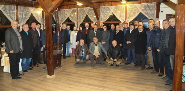 AK Parti'de Mahalle Başkanları Toplandı
