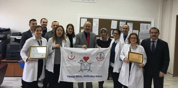 Sapanca Anadolu Lisesi Beyaz Bayrak Aldı