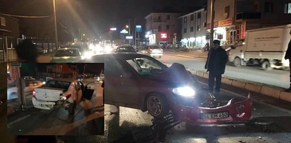 Sapanca'da Trafik Kazası: 2 Yaralı