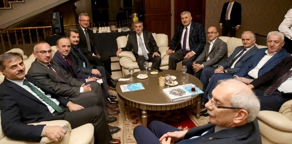 Yılmazer, Yerel Yönetimler Toplantısında