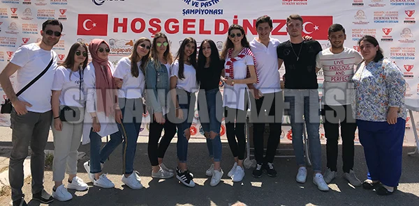 Aşçı Öğrenciler İzmir'den Madalyalarla Döndü