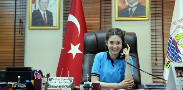 Belediye Başkanı Elif Derin Oldu