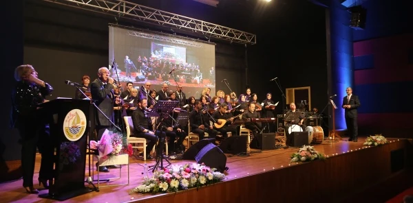 Türk Halk Müziği Konserine Büyük İlgi
