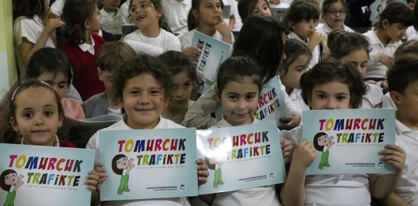 Öğrenciler Trafik Bilinci Kazanıyor