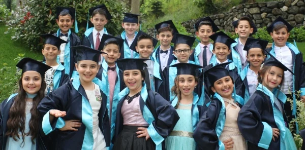Sapanca İlkokulu'nda Mezuniyet Coşkusu
