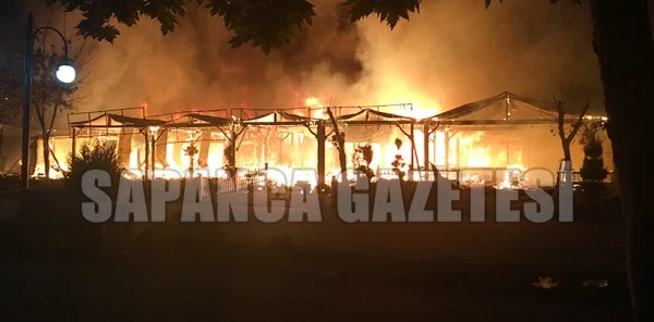 Sapanca Sahilinde Büyük Yangın: 10 Dükkan Kül Oldu
