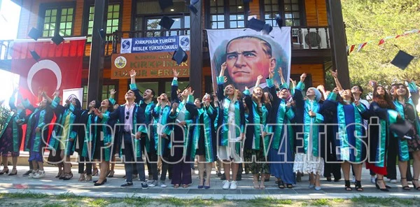 Kırkpınar Turizm Myo'da Mezuniyet Töreni