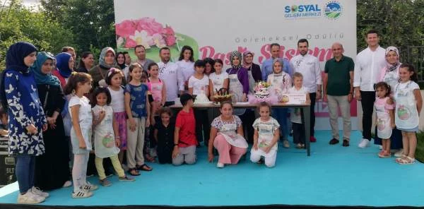Aileler En İYİ Pasta için Yarıştı
