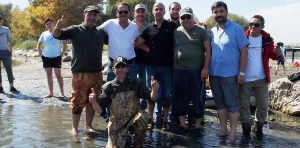 Gölde 22 Kiloluk Sazan Yakaladılar