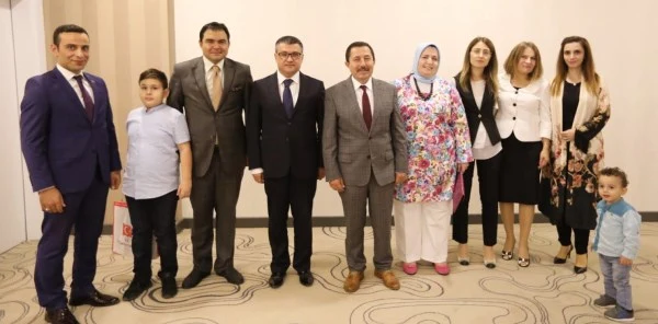 Kaymakam Ada, Veda Yemeğine Katıldı
