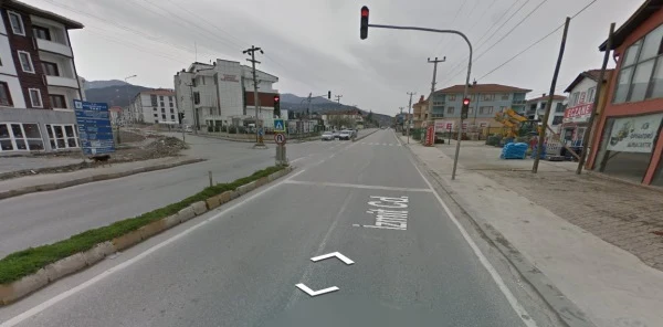 O Caddede Ticaret Alanları Bitişik Nizama Döndü