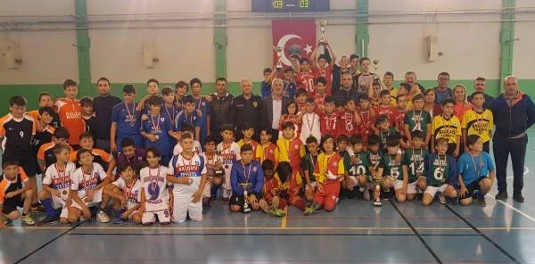 Futsal ve Badminton Turnuvası Düzenlendi