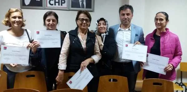 Siyasette Yöneticilik ve Liderlik