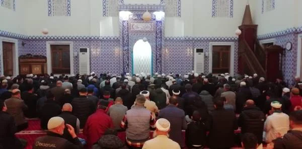Mevlid Kandili'nde Camiler Doldu Taştı