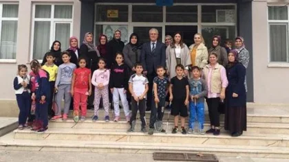 Ak Kadınlar İş Başında