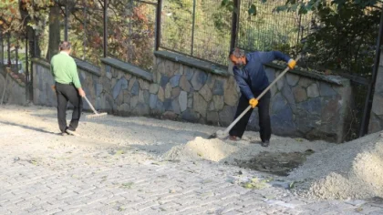 Hasarlı Yollar Onarılıyor