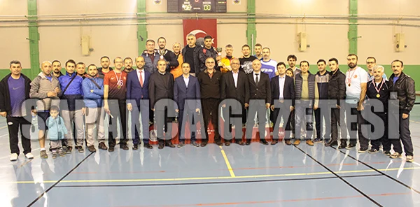 Voleybol ve Masa Tenisinde En İyiler Belli Oldu