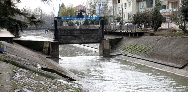 Gölün Kapakları Açıldı