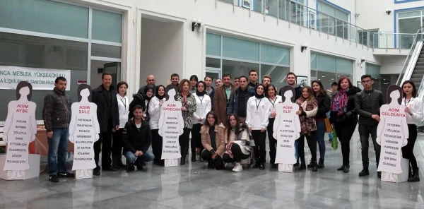 Öğrenciler Kadına Yönelik Şiddete Dikkat Çekti