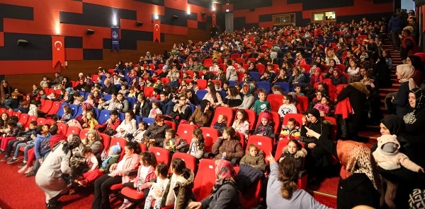 Sapanca'da Çocukların Sinema Keyfi