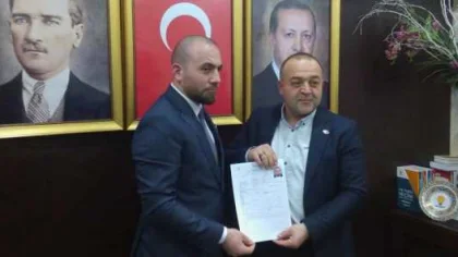 Üstübi, Adaylığını Geri Çekti