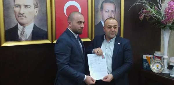 Üstübi, Adaylığını Geri Çekti