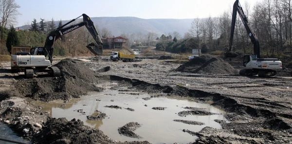 Sapanca Kurtköy Deresi Islah Ediliyor
