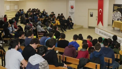 ''Üstüner, Sapanca'da Öğrencilerle Buluştu''