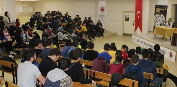 ''Üstüner, Sapanca'da Öğrencilerle Buluştu''