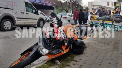 Motosiklet Midibüse Çarptı: 1 Yaralı