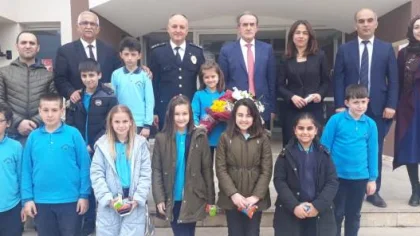 Öğrenciler Polis Abi ve Ablalarını Unutmadı
