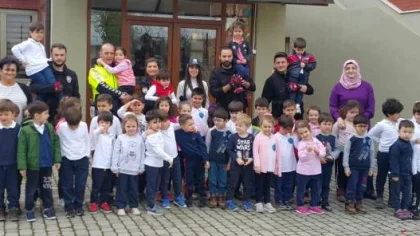 Polisler Minik Öğrencilerle Bir Araya Geldi