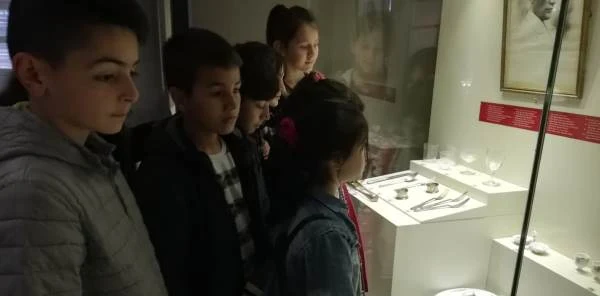Öğrenciler Sakarya Müzesi'ni İncelediler