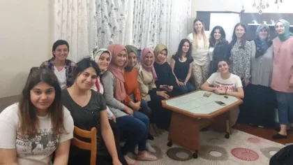 Ak Kadınlar Her Zaman Yanlarında