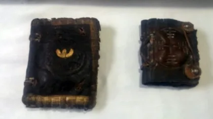 Tarihi Eser Operasyonunda 2 El Yazması Tevrat Ele Geçirildi
