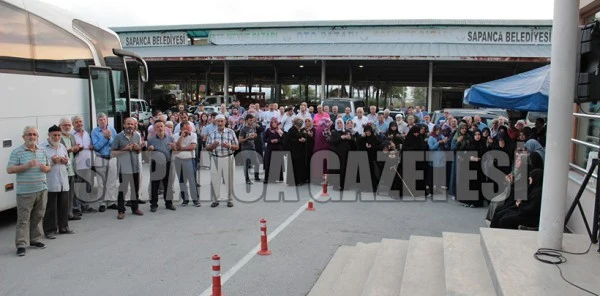 İlk Hac Kafilesi Dualarla Uğurlandı