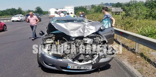 Otomobili Sıkıştıran Tır Tespit Edilmeye Çalışılıyor