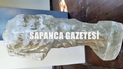 Bahçe Duvarı için Yapılan Kazıdan Başsız Heykel Çıktı