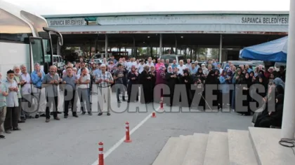İlk Hac Kafilesi Dualarla Uğurlandı