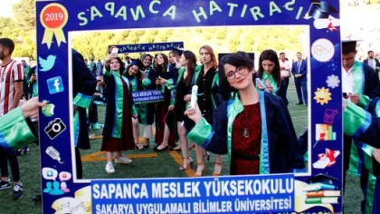 Sapanca Myo Mezunları Diplomalarını Törenle Aldı