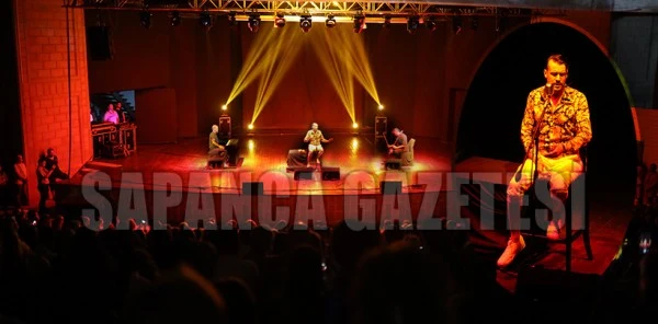 Cem Adrıan Sapanca'da Sahne Aldı